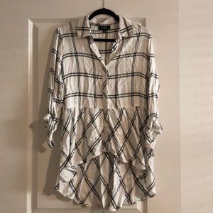 Black and white flannel top perfect for winter